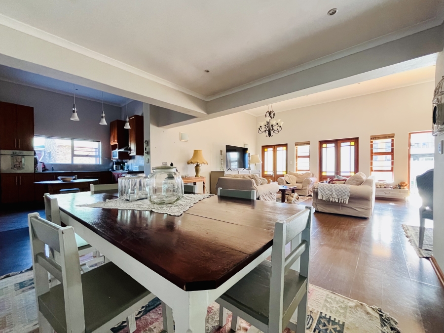 3 Bedroom Property for Sale in Sandbaai Western Cape